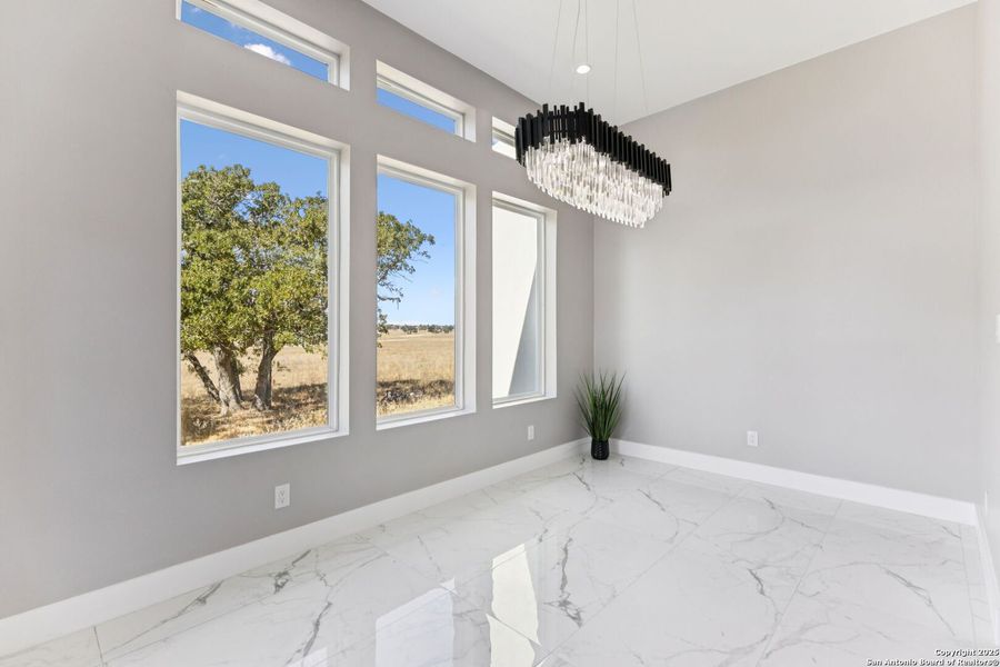 Spacious, unfurnished interior of a new home in , La Vernia (Image 45).