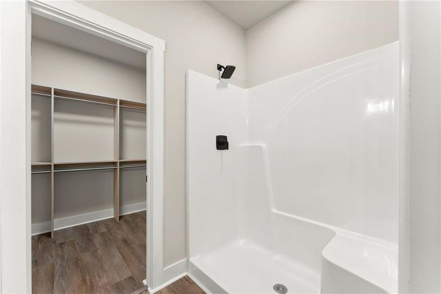 Spacious, unfurnished interior of a new home in , Jefferson (Image 22).