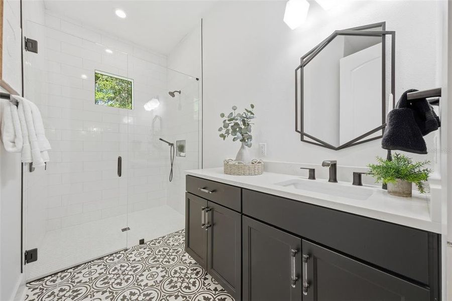 Furnished interior view inside a new home in , Tarpon Springs (Image 24).