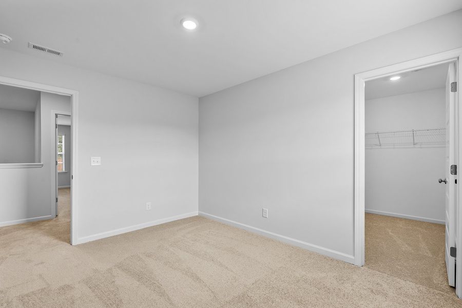 Spacious, unfurnished interior of a new home in Brooke Hill, Lewisville (Image 39).