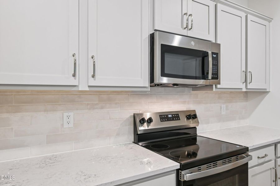 17-web-or-mls-Salers Loop-S1703-017 17-web-or-mls-Salers Loop-S1703-017