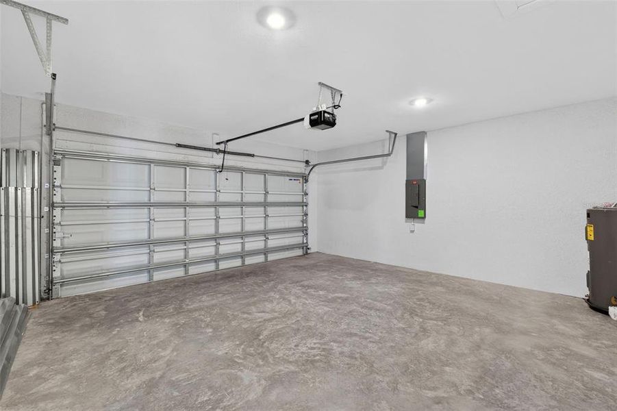 Spacious, unfurnished interior of a new home in , Port Charlotte (Image 35). Spacious, unfurnished interior of a new home in , Port Charlotte (Image 35).