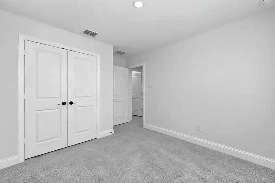 Spacious, unfurnished interior of a new home in Cross Creek Meadows, Celina (Image 28).