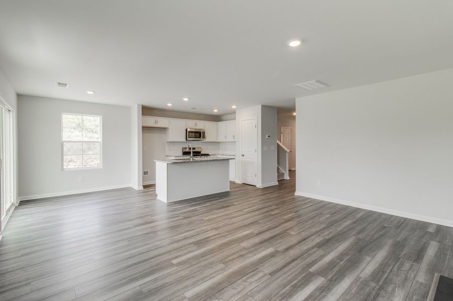 Spacious, unfurnished interior of a new home in Ellington, Elgin (Image 24).