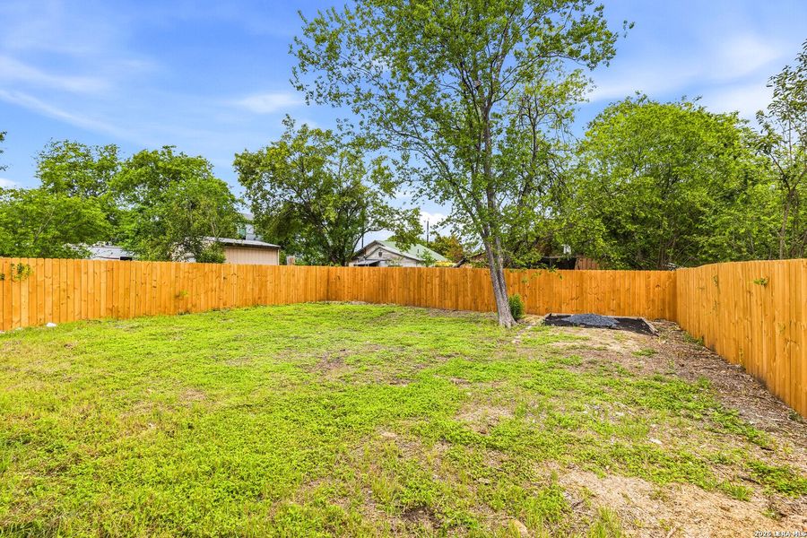 Exterior details and patio area of a home in , San Antonio (Image 3).