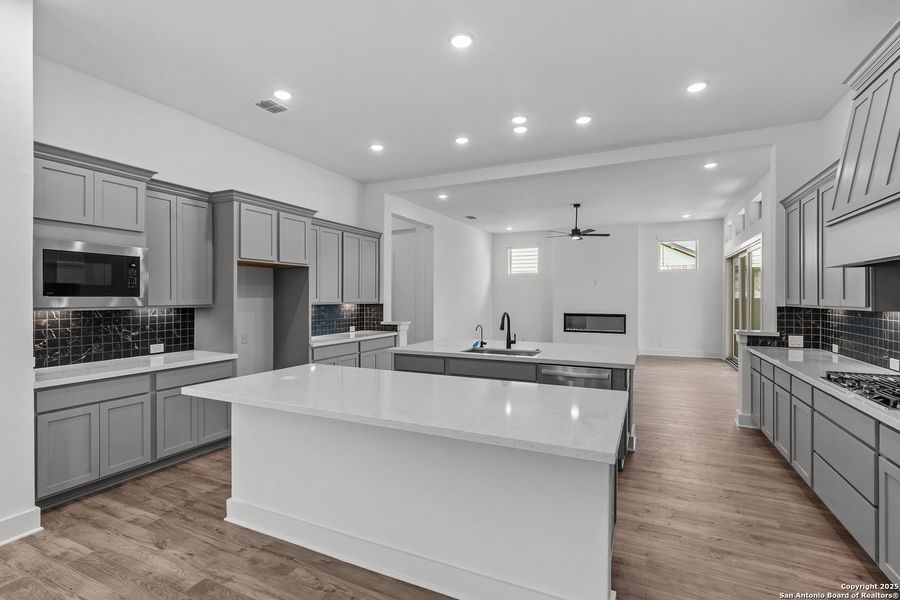 Furnished interior view inside a new home in Mesa Western, Cibolo (Image 10).