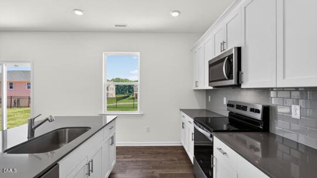 Swift Creek Farm_Galen E_16_White_NOFP_S Swift Creek Farm_Galen E_16_White_NOFP_S