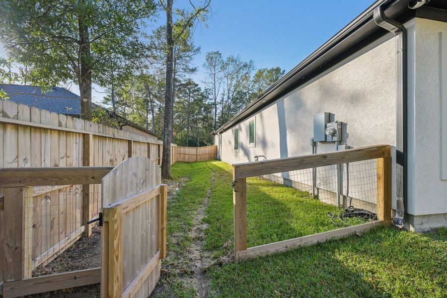 Exterior details and patio area of a home in , Magnolia (Image 27).