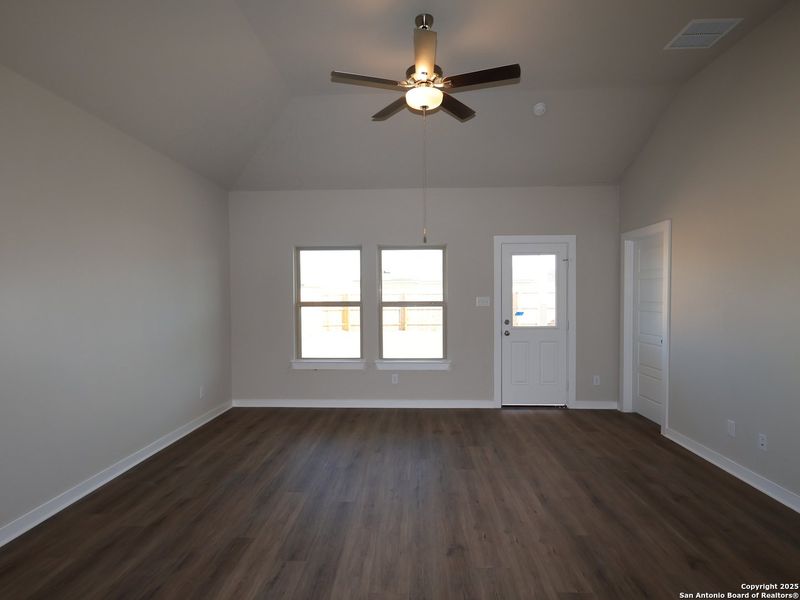 Spacious, unfurnished interior of a new home in Winding Brook, San Antonio (Image 16). Spacious, unfurnished interior of a new home in Winding Brook, San Antonio (Image 16).