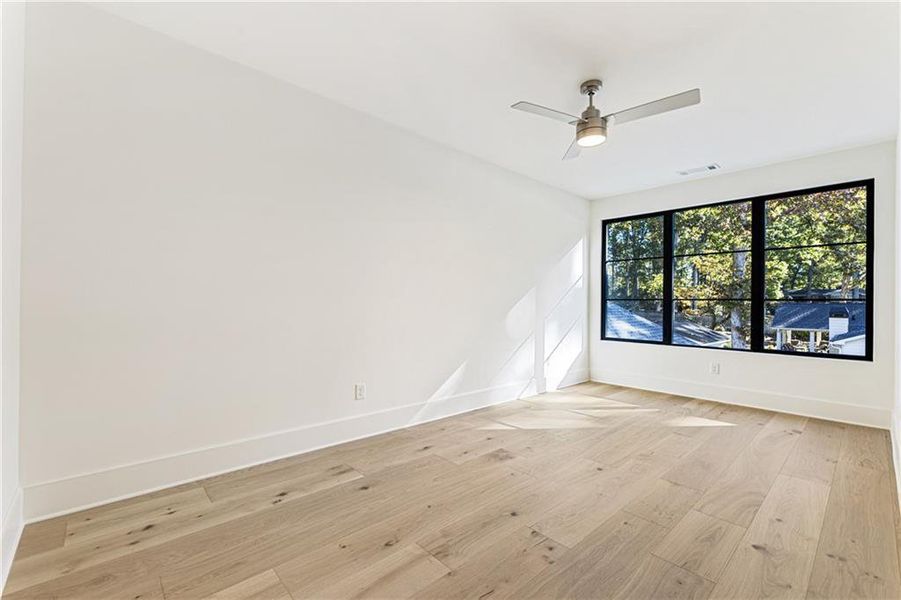 Spacious, unfurnished interior of a new home in , Alpharetta (Image 26).