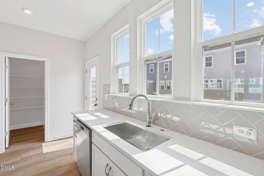 Mews 64_Kitchen 3_6.3.25_webready