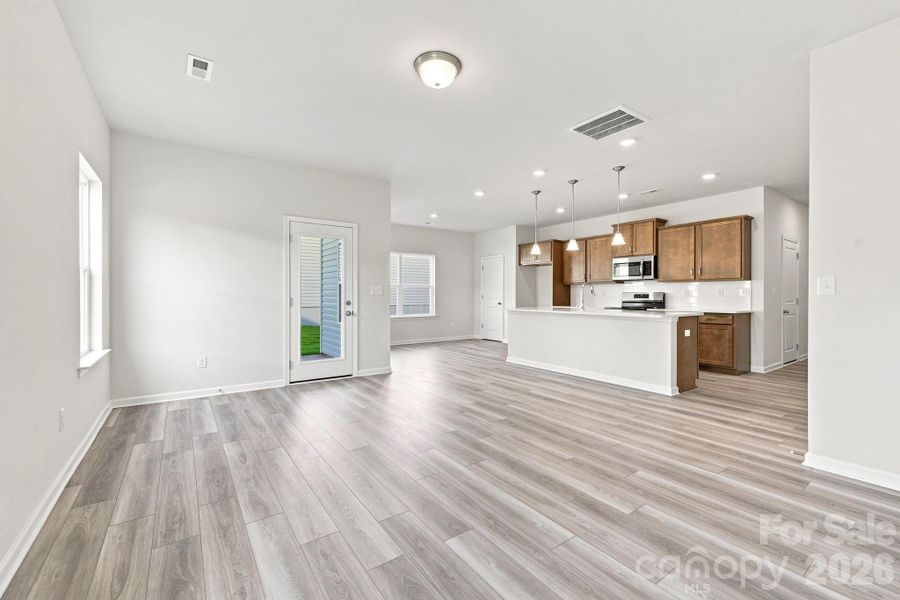 Spacious, unfurnished interior of a new home in Catawba Trace, Catawba (Image 30).