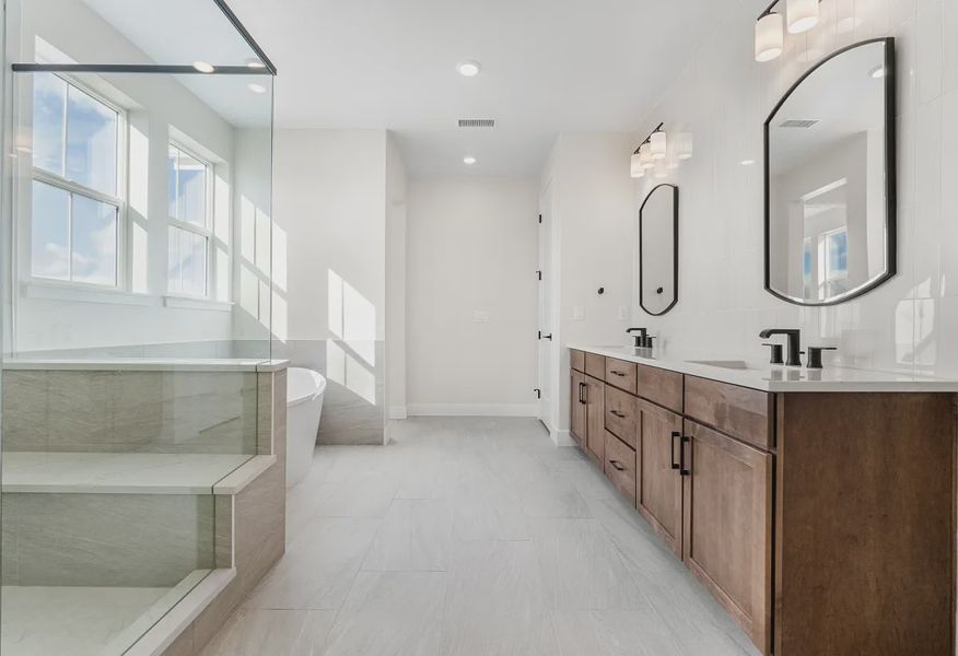 Homesite 15 Primary Bath - 14 of 18