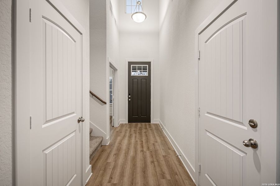 Spacious, unfurnished interior of a new home in Stillwater Ranch, San Antonio (Image 21).