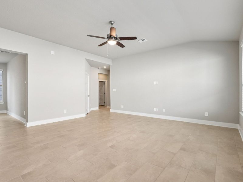 Spacious, unfurnished interior of a new home in Kallison Ranch, San Antonio (Image 17). Spacious, unfurnished interior of a new home in Kallison Ranch, San Antonio (Image 17).
