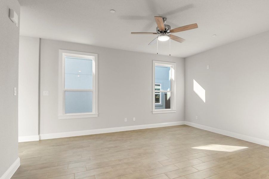 Spacious, unfurnished interior of a new home in Clear Creek, Round Rock (Image 27).