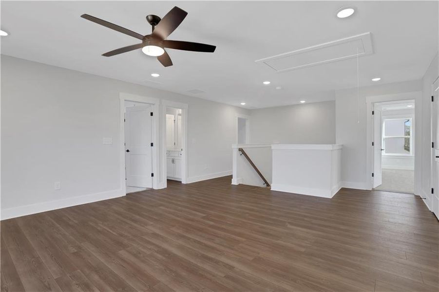 Spacious, unfurnished interior of a new home in Cambridge, Flowery Branch (Image 43).