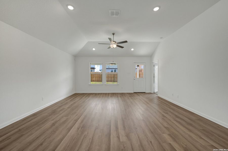 Spacious, unfurnished interior of a new home in Meadows at Clear Springs, New Braunfels (Image 37). Spacious, unfurnished interior of a new home in Meadows at Clear Springs, New Braunfels (Image 37).
