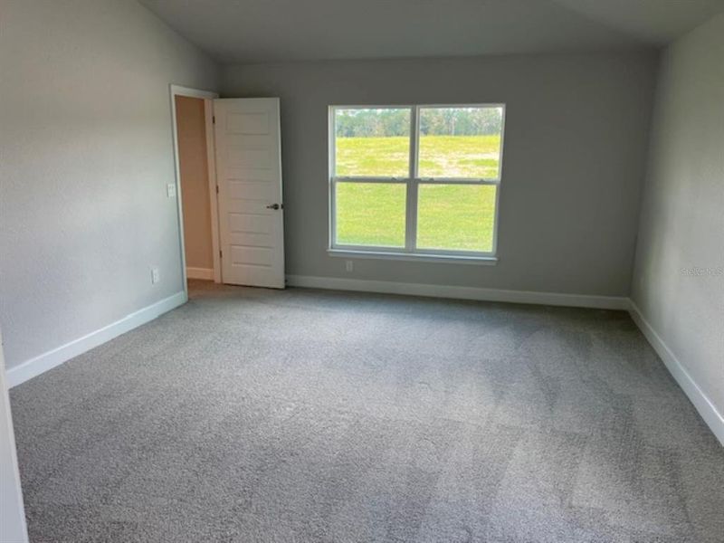 Spacious, unfurnished interior of a new home in West Oak, Ocala (Image 11).