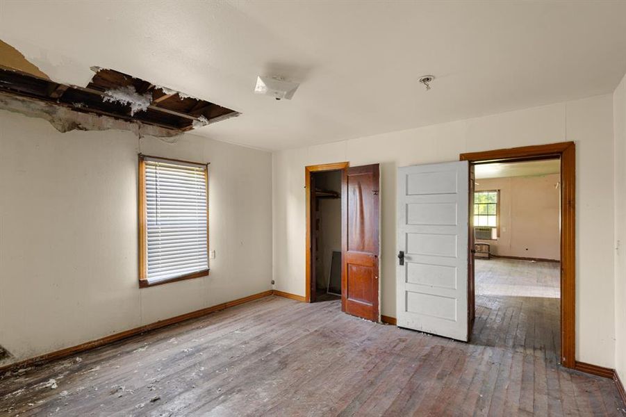 Spacious, unfurnished interior of a new home in , Sunset (Image 5).