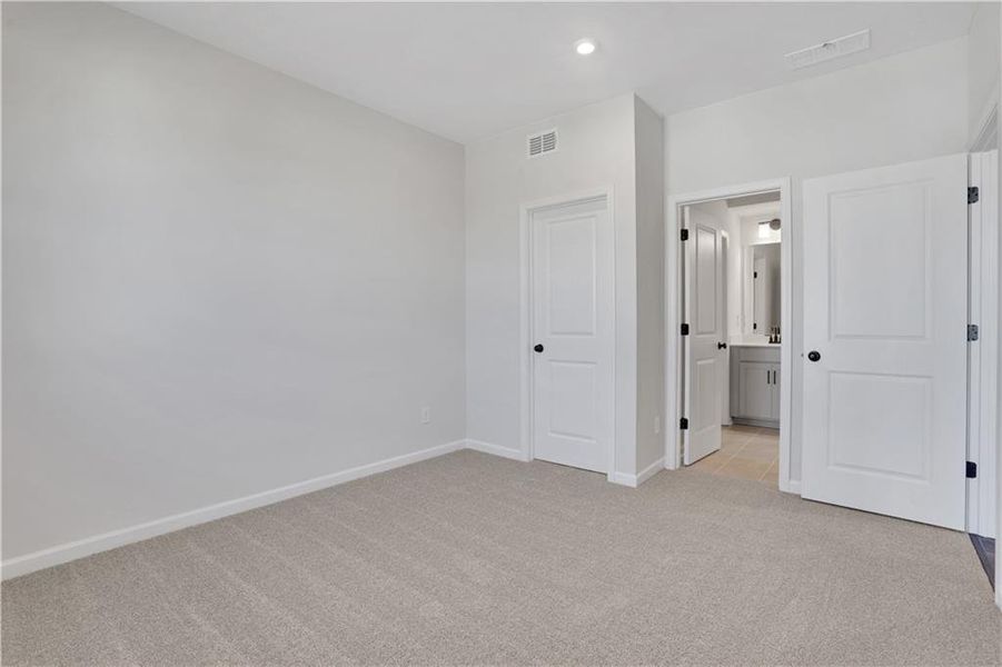 Spacious, unfurnished interior of a new home in Hillside Manor, Powder Springs (Image 29).