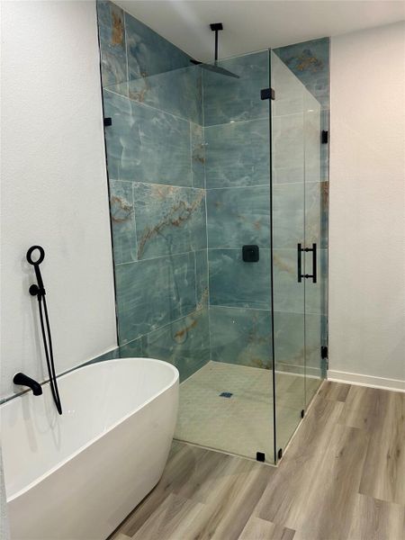 Furnished interior view inside a new home in , Conroe (Image 13).