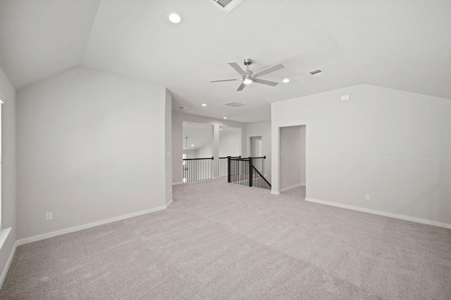 Spacious, unfurnished interior of a new home in Morton Creek Ranch, Katy (Image 22).