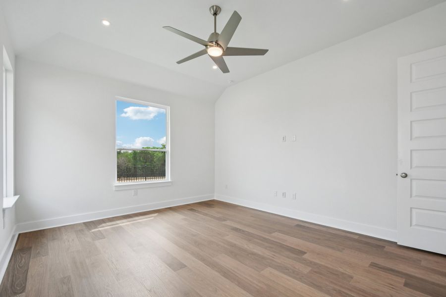 Spacious, unfurnished interior of a new home in Persimmon, Buda (Image 35). Spacious, unfurnished interior of a new home in Persimmon, Buda (Image 35).