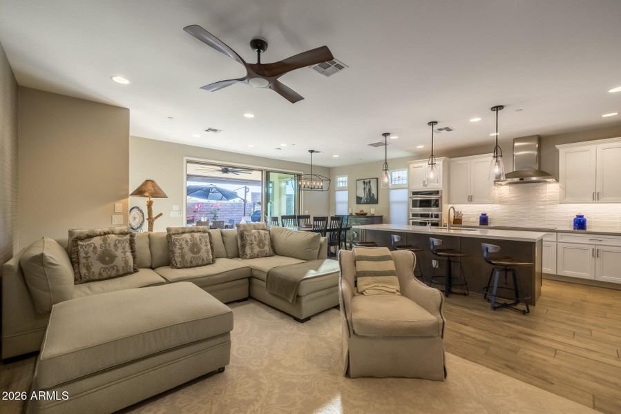 14) GREAT ROOM 14) GREAT ROOM