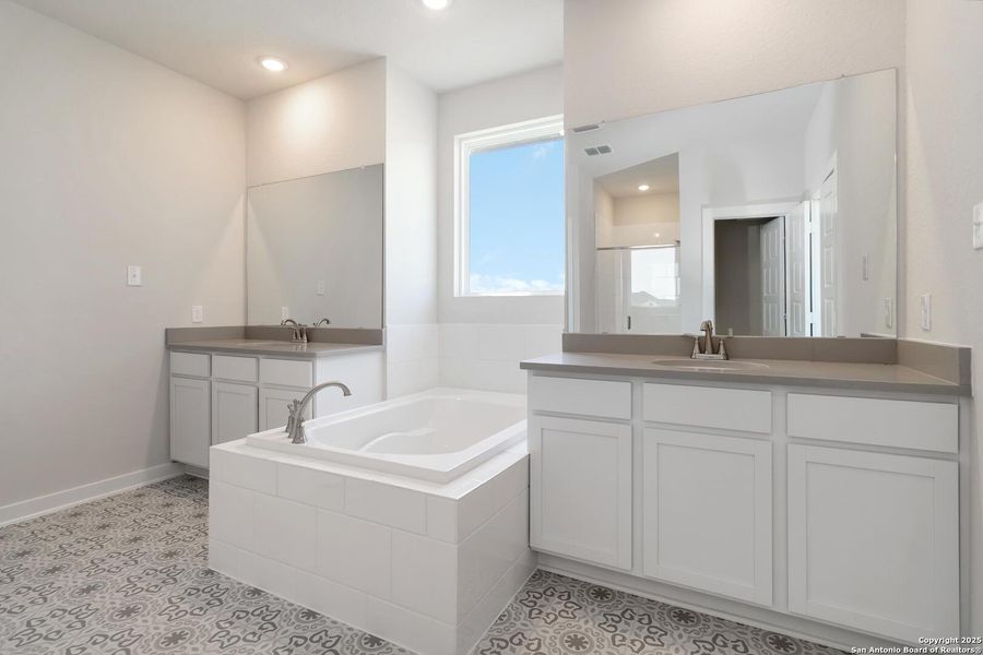 Furnished interior view inside a new home in Bonita Vista, Pleasanton (Image 6).