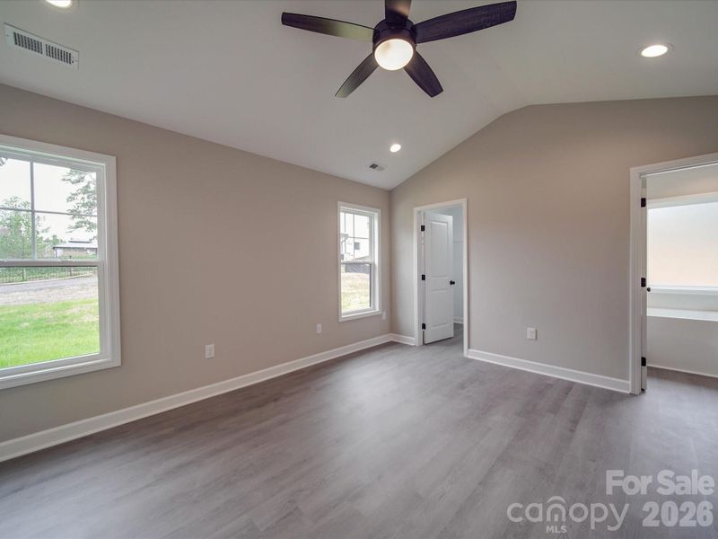 Spacious, unfurnished interior of a new home in , Mount Pleasant (Image 16).