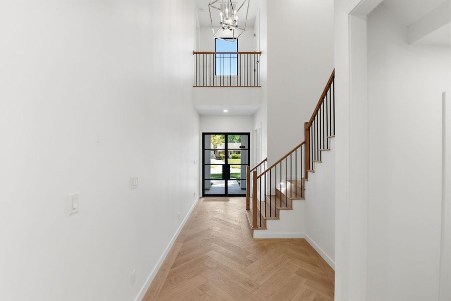 Spacious, unfurnished interior of a new home in , Houston (Image 41).