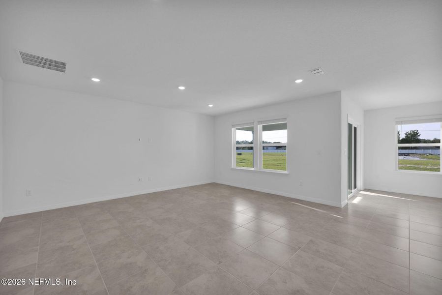 Spacious, unfurnished interior of a new home in Wells Landing, Jacksonville (Image 17).