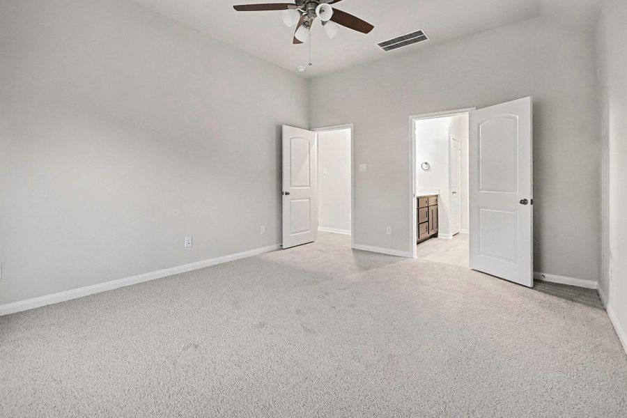 Spacious, unfurnished interior of a new home in , Bay City (Image 27). Spacious, unfurnished interior of a new home in , Bay City (Image 27).