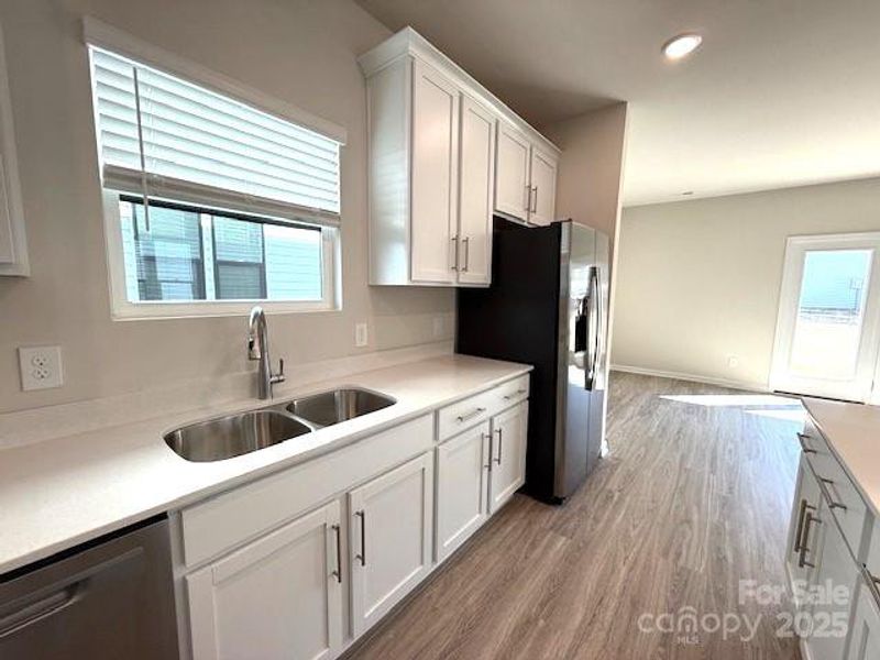 Kitchen w/Quartz Counters Kitchen w/Quartz Counters
