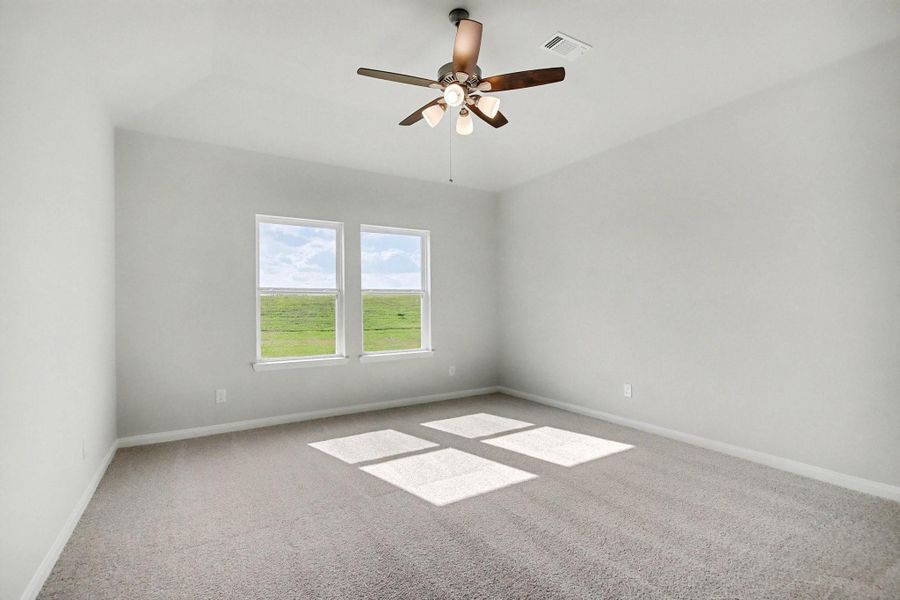 Spacious, unfurnished interior of a new home in Columbia Lakes, West Columbia (Image 16).