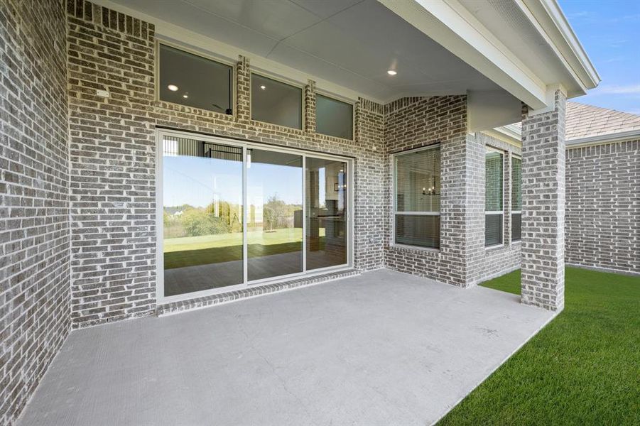 516 Burtin-  patio-1