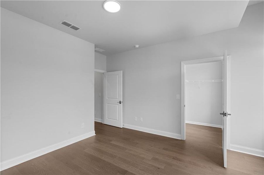 Spacious, unfurnished interior of a new home in Ward's Crossing Townhomes, Johns Creek (Image 21). Spacious, unfurnished interior of a new home in Ward's Crossing Townhomes, Johns Creek (Image 21).