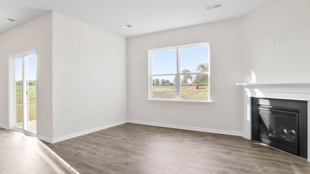 Spacious, unfurnished interior of a new home in Woodglen, Piedmont (Image 29).