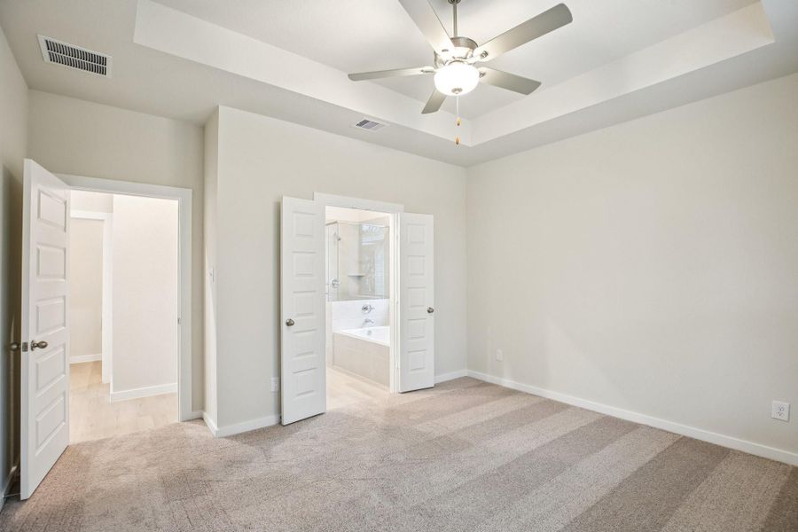 Spacious, unfurnished interior of a new home in Bluebonnet Village, Bellville (Image 31).