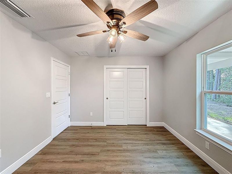 Spacious, unfurnished interior of a new home in , Dunnellon (Image 19).