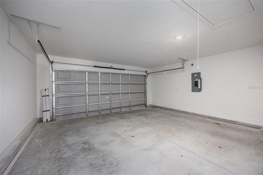 Spacious, unfurnished interior of a new home in Briarwood, Alachua (Image 24).