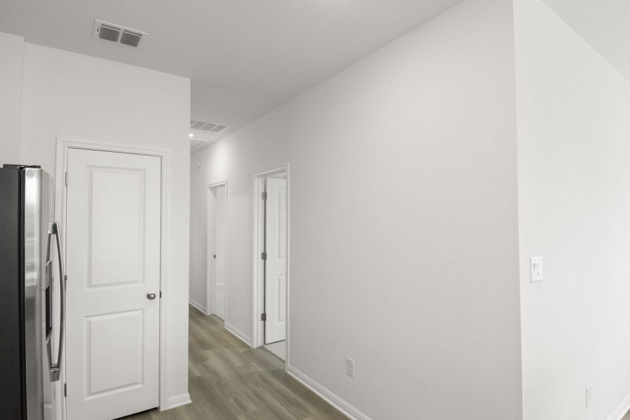 Spacious, unfurnished interior of a new home in Trace, San Marcos (Image 38).