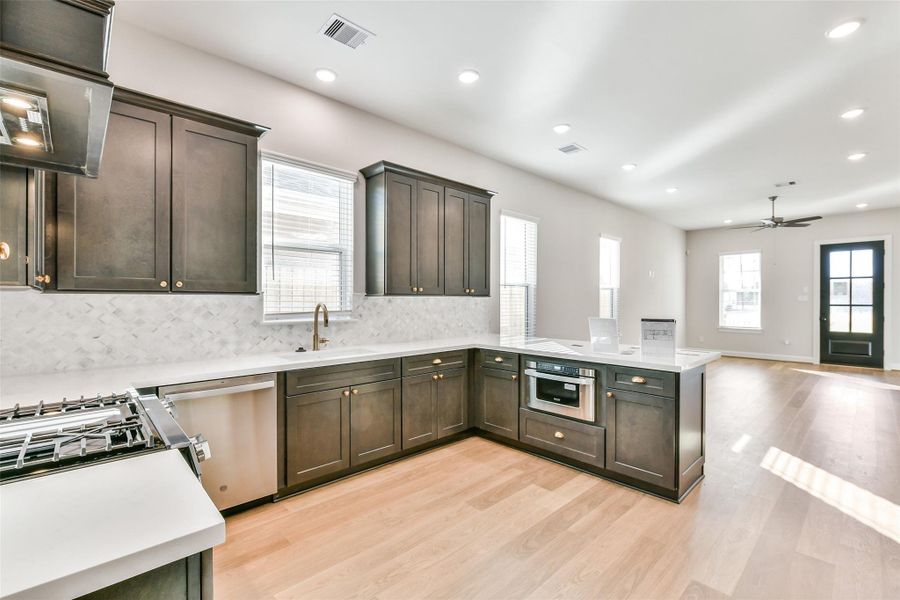 Furnished interior view inside a new home in Pearland Old Townsite, Pearland (Image 8).