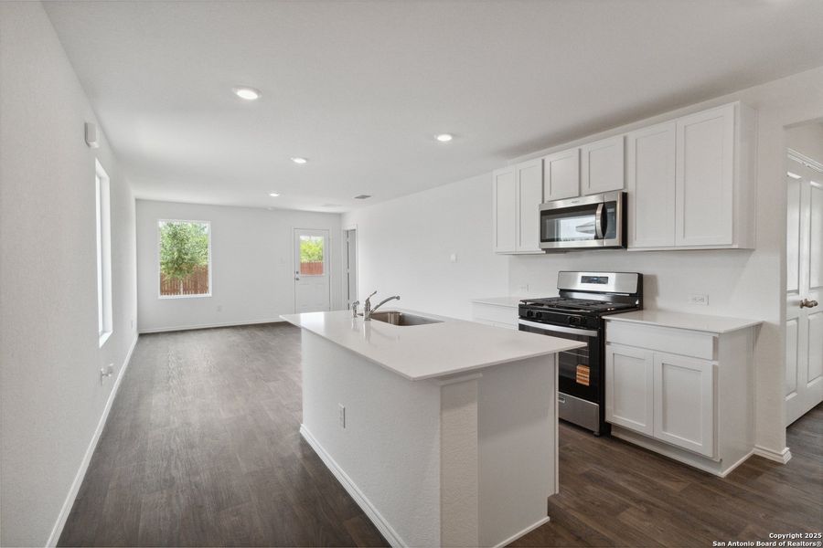 Furnished interior view inside a new home in Avenida, Converse (Image 6).