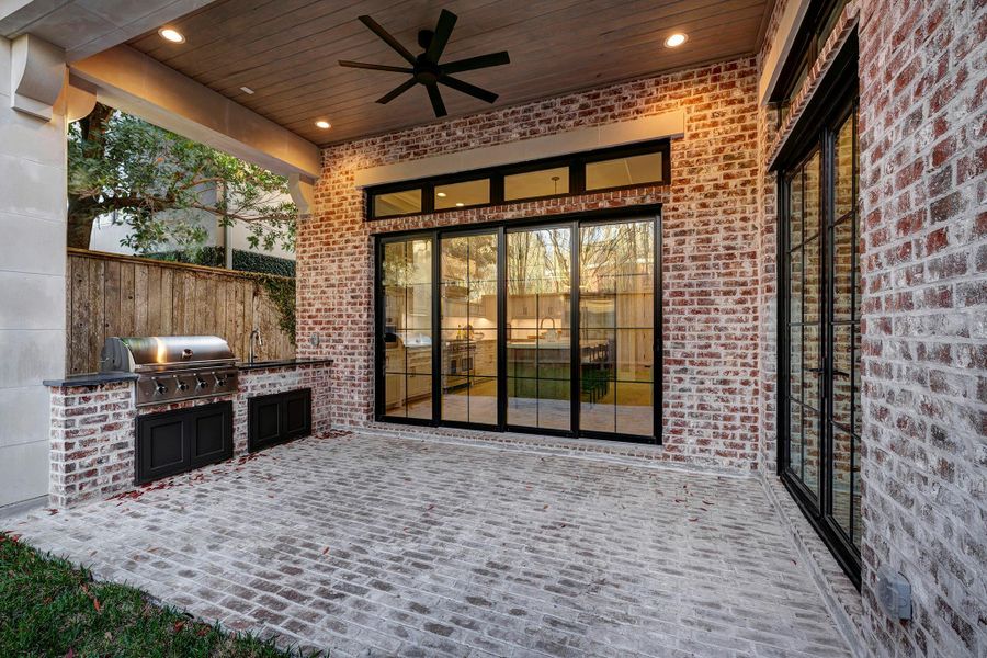 Exterior details and patio area of a home in , Houston (Image 25).