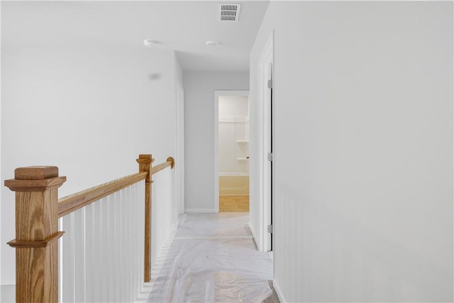 Spacious, unfurnished interior of a new home in Creekside Landing, Dallas (Image 24).