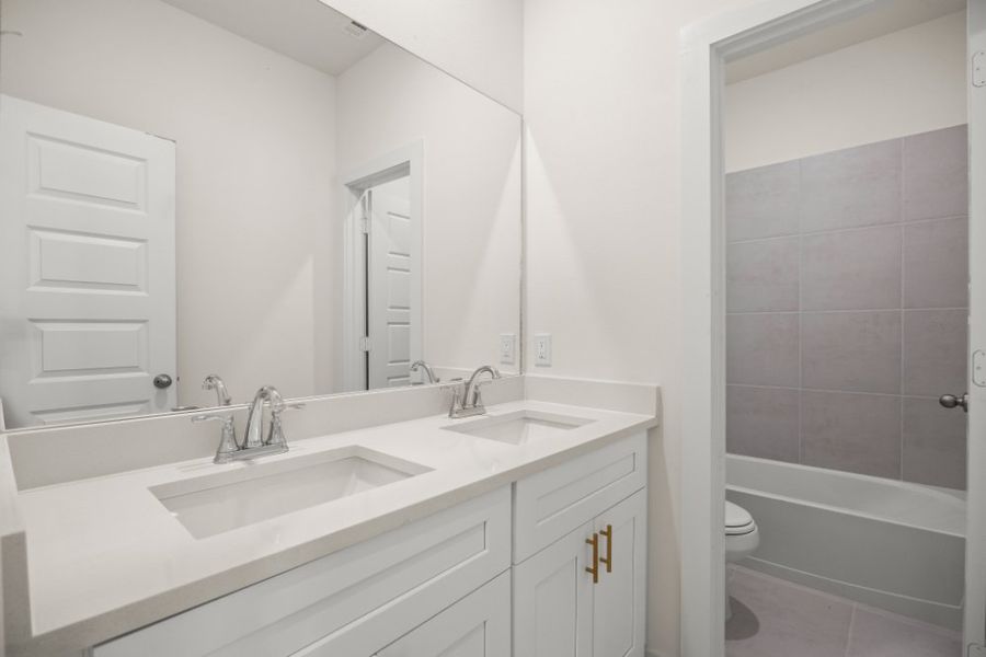 Furnished interior view inside a new home in Ashland, Houston (Image 9).