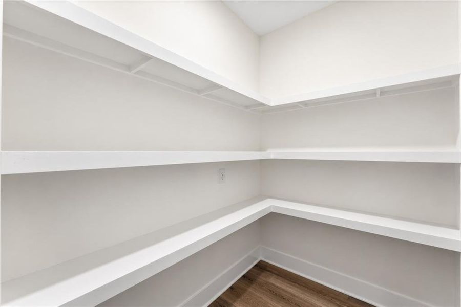 Spacious, unfurnished interior of a new home in , Gainesville (Image 29).