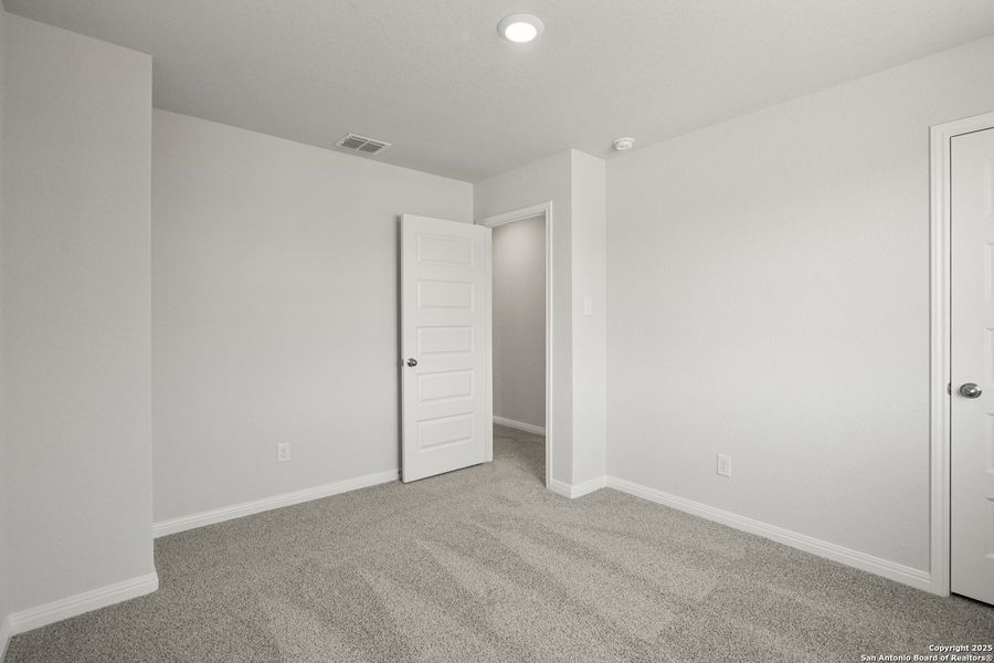 Spacious, unfurnished interior of a new home in Hunters Ranch, San Antonio (Image 29). Spacious, unfurnished interior of a new home in Hunters Ranch, San Antonio (Image 29).